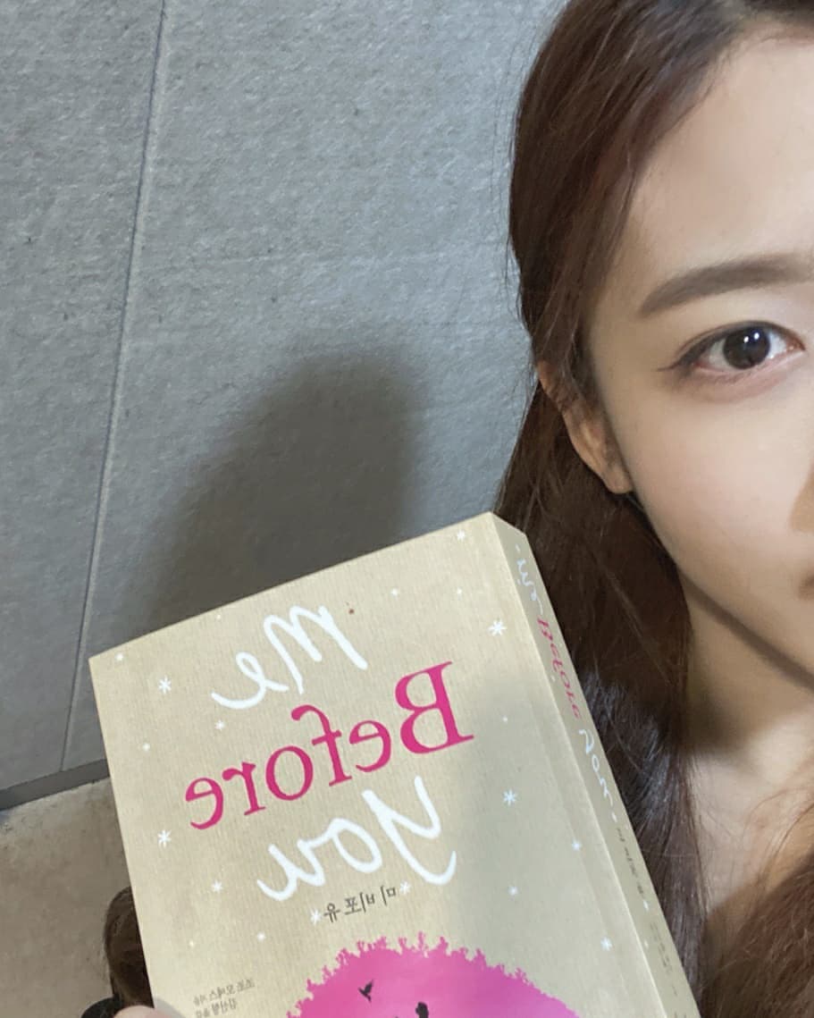 lullet_official's tweet photo. ⠀ ✰. ‹ let's ː 𝖕𝖑𝖆𝖞 🎮 ❛ 𝗹𝘂𝗹𝗹𝗲𝘁 ¡ n͟e͟w up𝗱𝗮𝘁𝗲 ᥫ #THEFAIRYCB + #BeMyFlower ⌯ 01.10 *
Nuestra chiquita Megan es la primera en salir de casita puesto que se enteró que hoy la reina Akaashi tenía su icónico comeback y ella no se lo podía perder. https://t.co/bJy09r0DaF