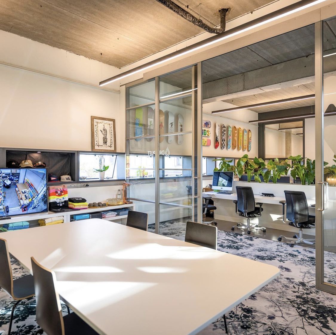 Gefeliciteerd <a href="/werkfabriek/">Werkfabriek</a> met een mooie nieuwe space in jullie #coworking! Op naar een nog sterkere community #impact #DenHaag. // 

#WerkFabriek #hotspot #socents #coworking #design #enablingcommunities #TheCommunityOffice