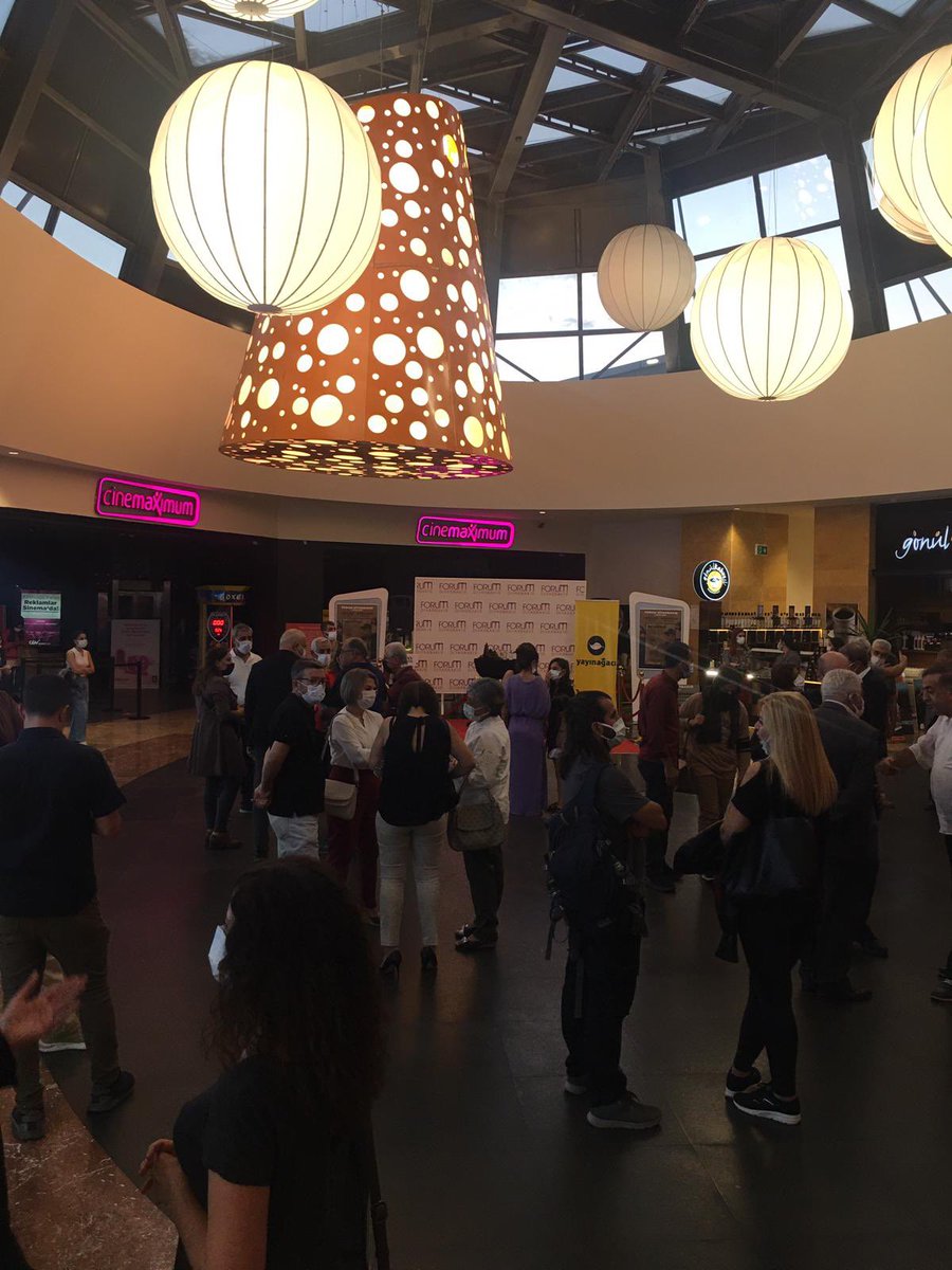 Ahmed Arif'in Hasreti galası Diyarbekir sahnesinden tam not alarak yola revan oldu...
<a href="/AhmedArifHasret/">Ahmed Arif'in Hasreti Belgeseli</a>