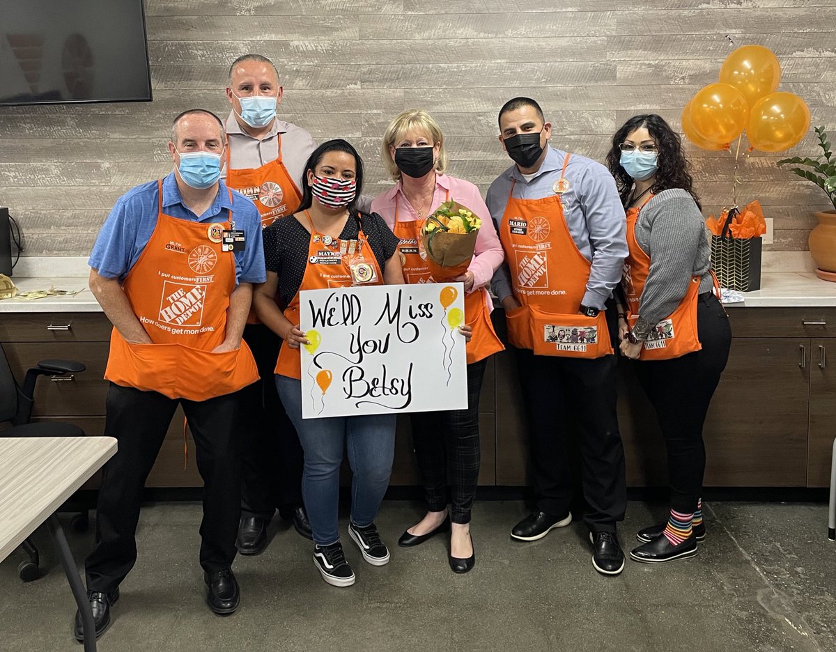 mayra_asds's tweet photo. 🥳 Happy Retirement to the best DHRM Betsy💕Thank you for 24 years of dedication &amp; support She will definitely be missed!! #D223 #homedepot #teamMarina https://t.co/EYhP4DtLxs