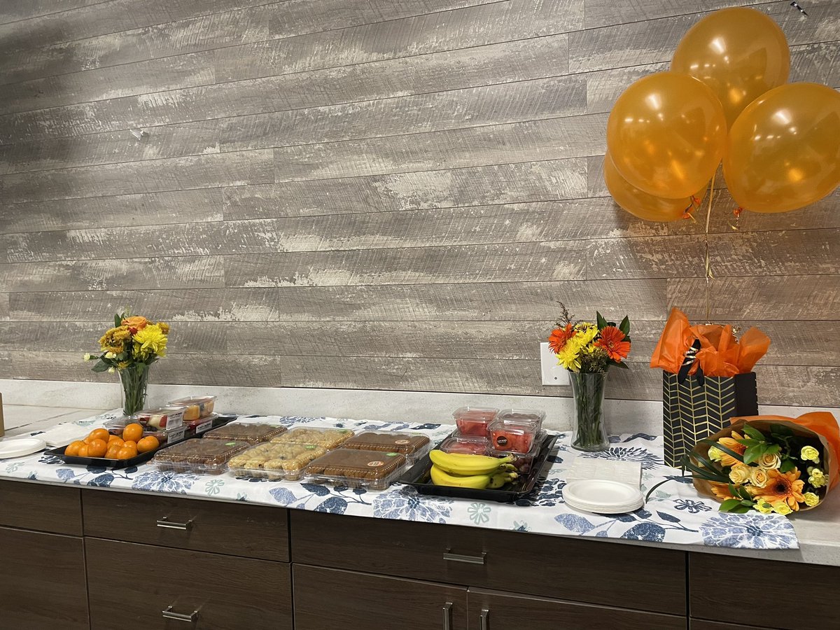 mayra_asds's tweet photo. 🥳 Happy Retirement to the best DHRM Betsy💕Thank you for 24 years of dedication &amp; support She will definitely be missed!! #D223 #homedepot #teamMarina https://t.co/EYhP4DtLxs