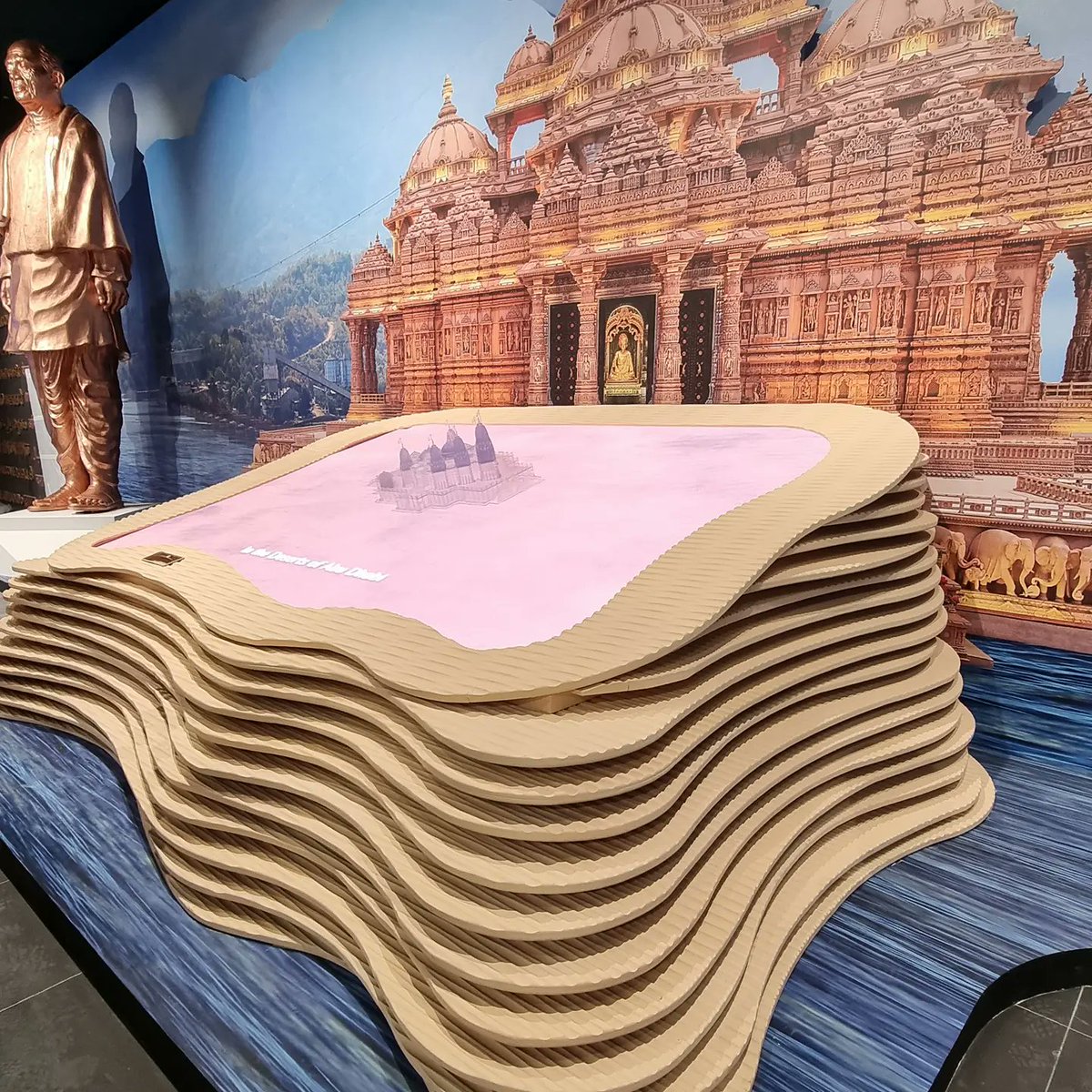 AbuDhabiMandir's tweet image. Honoured to participate in @expo2020dubai and share in the spirit of cooperation. 

@BAPS Hindu Mandir is featured @IndiaExpo2020 as an iconic &amp;amp; historic landmark celebrating the harmony of nations and cultures.

#Expo2020 #IndiaAtDubaiExpo