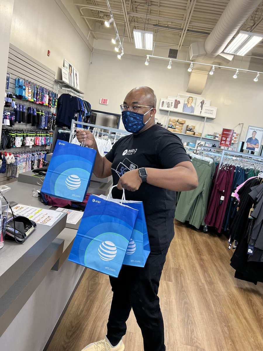 Noah Bainter (@noahbainter) on Twitter photo FirstNet flyer drops with @attPAPERchais ! Excited to start October off right. <a href="/MickinsRob/">Rob Mickins</a> #firstnet FirstNet flyer drops with @attPAPERchais ! Excited to start October off right. <a href="/MickinsRob/">Rob Mickins</a> #firstnet