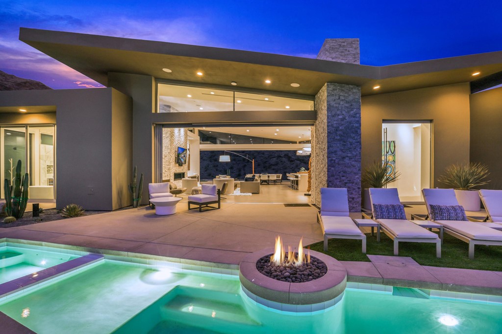BuyCoronado's tweet photo. #CompassCatch:Offered designer fully furnished, this bespoke Brian Foster Designs home at Pinnacle offers the most premium lot location with 360 degree mountain views. 😎

1747 Pinnacle
Palm Springs, CA
3 Bed | 3.5 Bath | $3,495,000 | @bradwhitehomes https://t.co/X5KlxCUj89