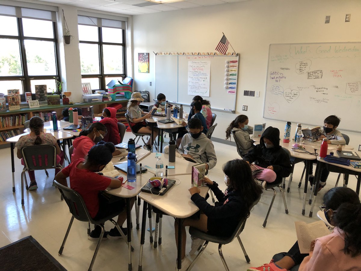 TeacherFerozGPE's tweet photo. Marathon reading day in 5W!! Building our reading stamina every day! @MsWolken #goGPgators #marathonreading https://t.co/B0cRpu8k4r