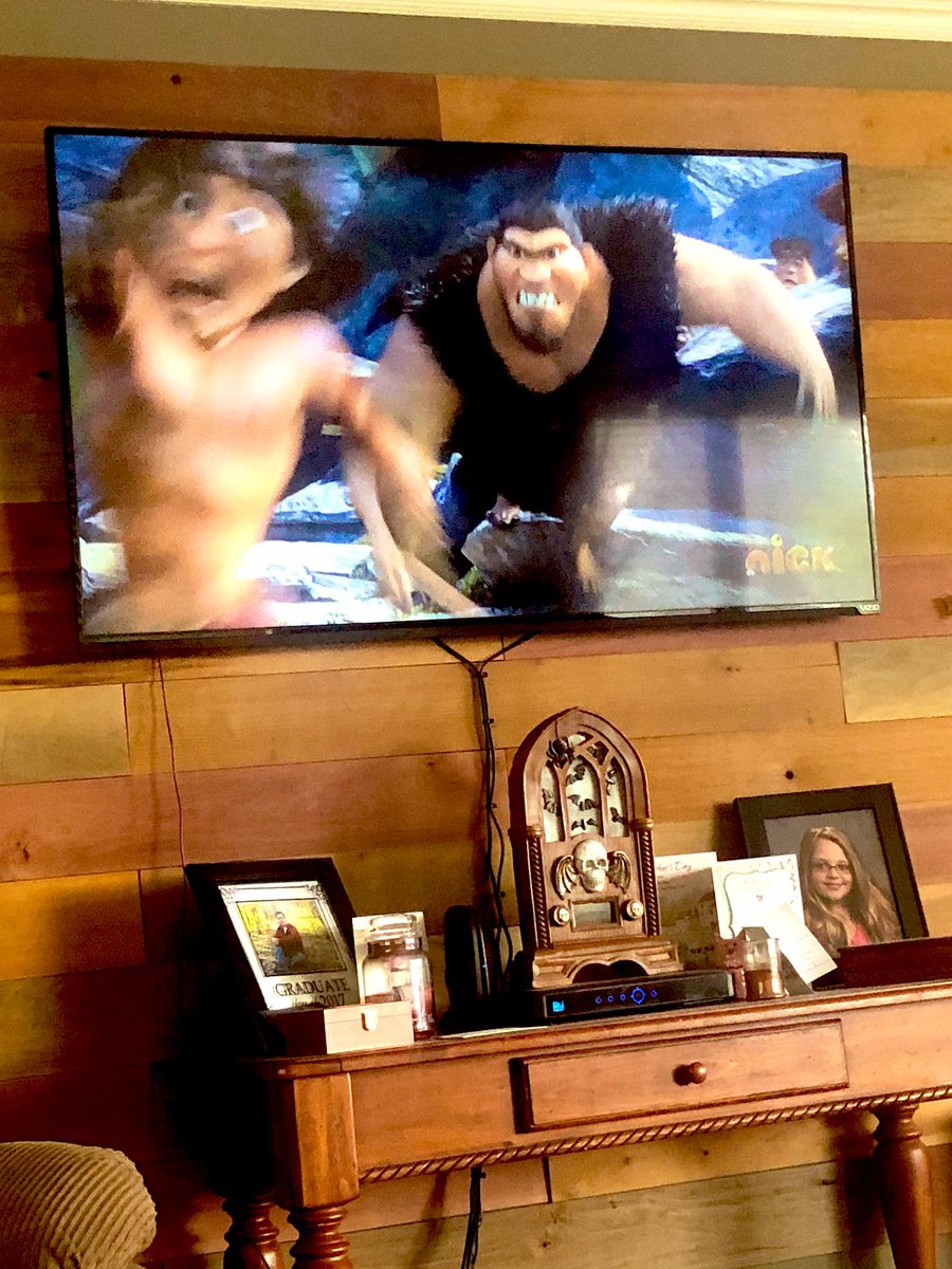 911dispatchgirl's tweet photo. When your casually watching The Croods and suddenly realize that @VancityReynolds has already played a character named Guy that was chased by a large angry behemoth of a caveman! Lol! https://t.co/64axYQYFXu