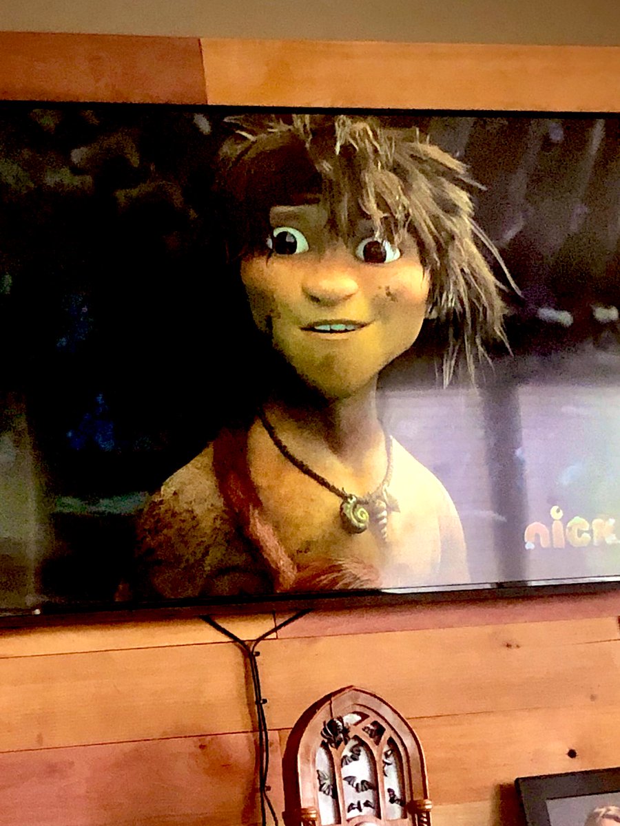 911dispatchgirl's tweet photo. When your casually watching The Croods and suddenly realize that @VancityReynolds has already played a character named Guy that was chased by a large angry behemoth of a caveman! Lol! https://t.co/64axYQYFXu