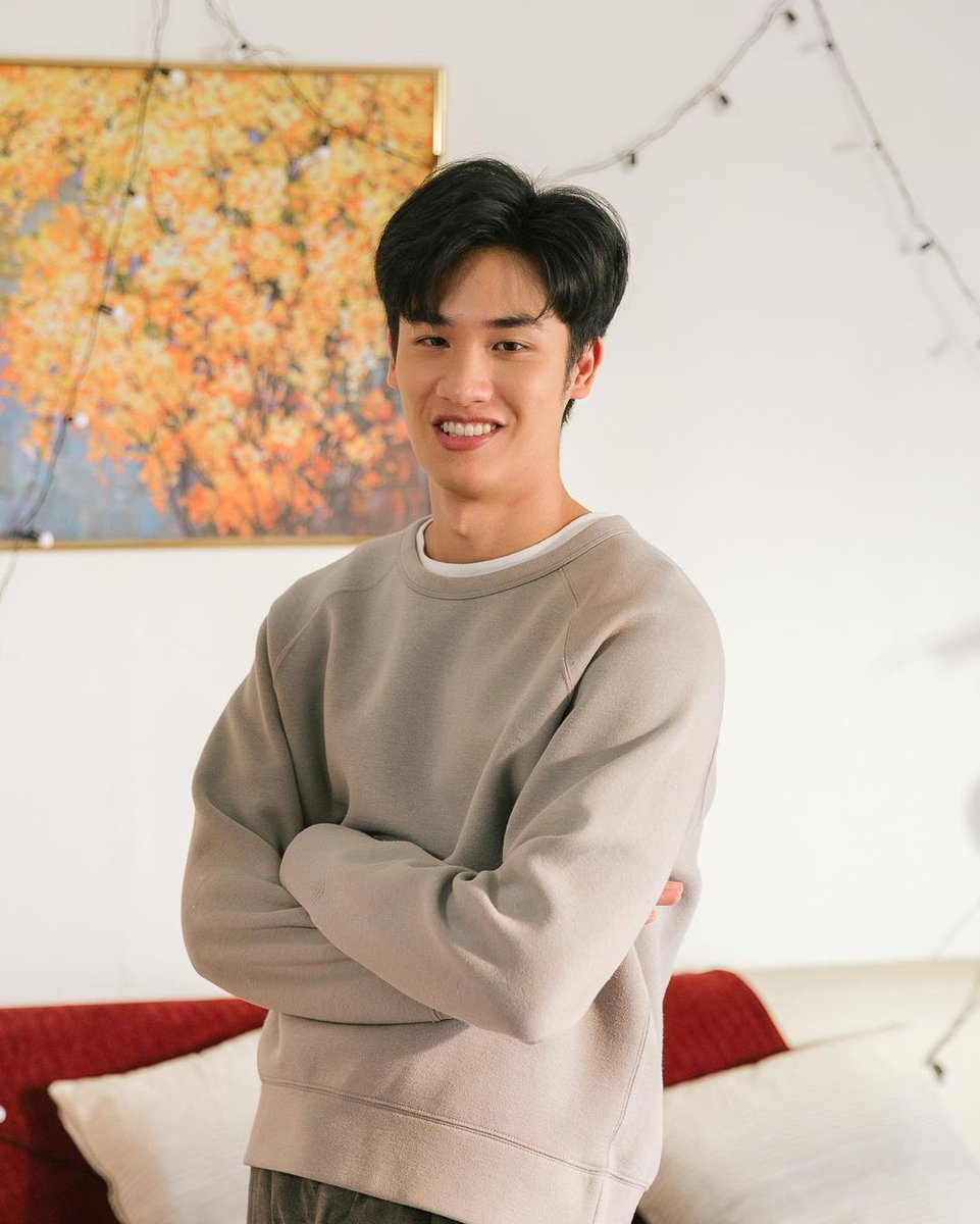 hourly tay tawan tweet media