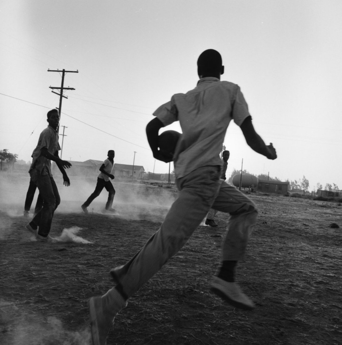 ucmercedlib's tweet photo. The Ernest Lowe Photography Collection, including more than 2,700 digitized images taken by Ernest Lowe in the 1960s in California's #CentralValley, is available through @ucmercedlib in @calisphere https://t.co/wKBc13aSJ4.
#UCMercedLibrary #ArchivesArt #ArchivesMonth #Teviston https://t.co/hV1PIB8DJj