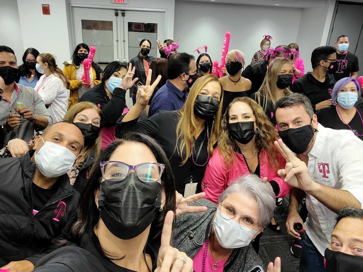 solcorujo's tweet photo. @TMobilePR #1 #MejoresPatronos en 🇵🇷 #BestEmployers #Kincentric #Engagement @DeeanneKing @JonFreier @TracyNolan_ @MikeSievert https://t.co/0gGgbnG8ol
