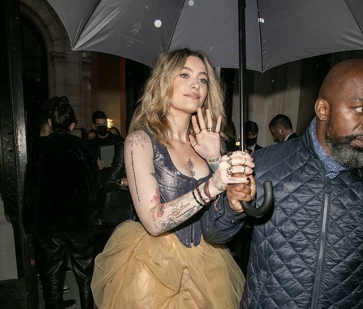 scorpiospring's tweet photo. PARIS JACKSON https://t.co/Pl3HoGYp7u