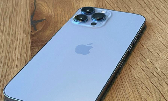 Forbes's tweet photo. Apple iPhone 13 Pro Max review https://t.co/qXGw4sjHPU https://t.co/mXcMyzcvh0