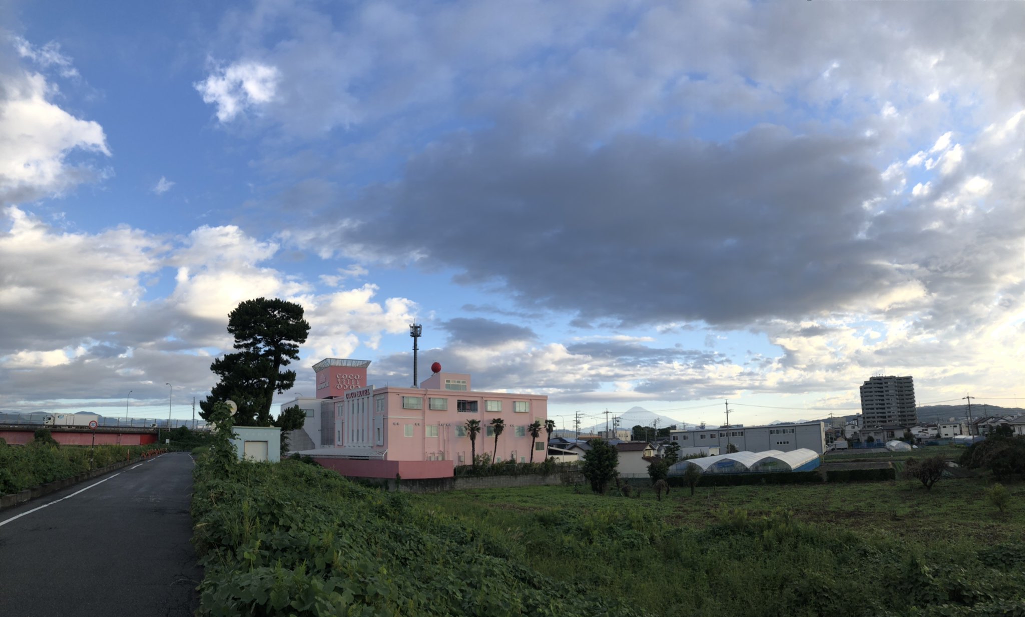 Coco Hotel Tiara おはようございまーす ﾟ ﾟ このお時間の静岡市内のようすです 青空がキレイだなー 今日もステキな一日でありますよーに ココホテル ラブホ女子会 静岡 富士山 富士山世界文化遺産構成資産 T Co F7hw2xz23a Twitter