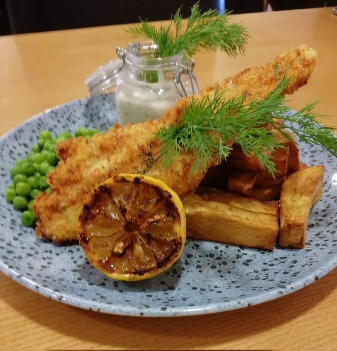 Andy Rowe tweet media