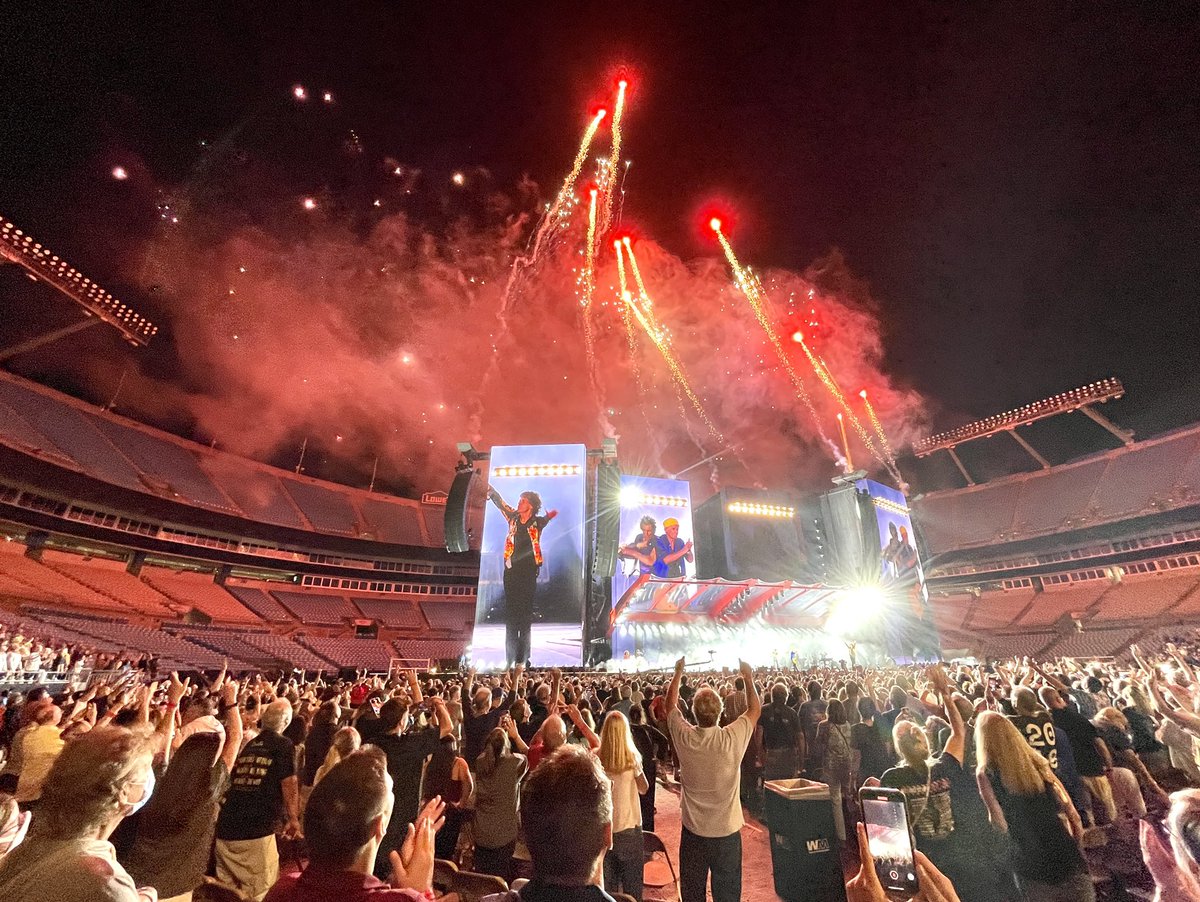 It doesn’t get better than the Rolling Stones live in Charlotte last night. @howard__stern said the Stones were like going to church but better. This photo gives a taste the spiritual experience the audience felt.<a href="/officialkeef/">Keith Richards</a> <a href="/mickjagger/">Mick Jagger</a> @therollingstones