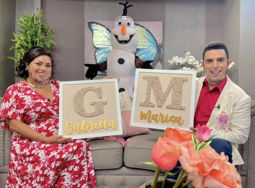 CombinandOH! los nombres de sus #Abuelas MARLENE, por parte del PapitOH!, e ISABEL como un homenaje póstumo a la Madre de mi Pareja Ileana Avendaño; revelamos el segundo nombre de Baby Gabriela…
MARISA 🌷
Gracias <a href="/VOSTV/">VOS TV</a> por unirse a mi festejo en compañía de nuestros CÓMPLICES.