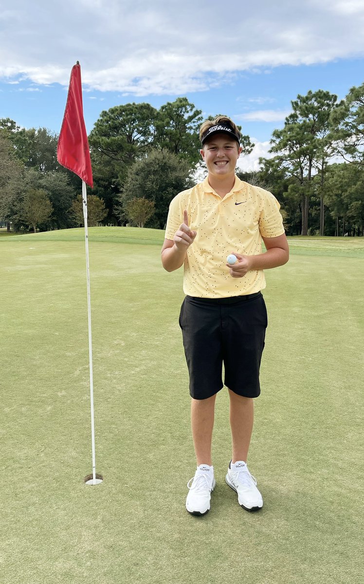 Slam dunk ACE! 170 yds smoothie 8. Nice way to start the weekend 😎