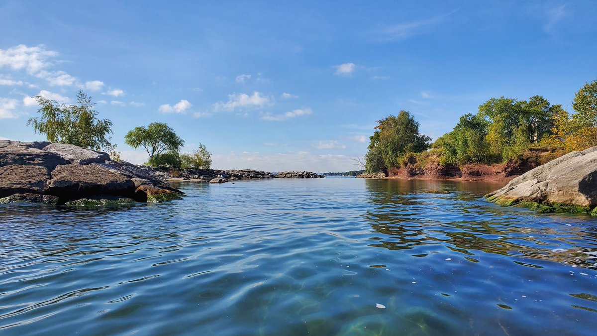 JustOutAndAbout's tweet photo. Hello October! Morning kayak along the Oakville and Burlington waterfronts. #LakeOntario #Oakville #VisitOakville #BurlON #VisitBurlON #DiscoverON #RediscoverON #paddle #autumn https://t.co/sVwlVnqphq