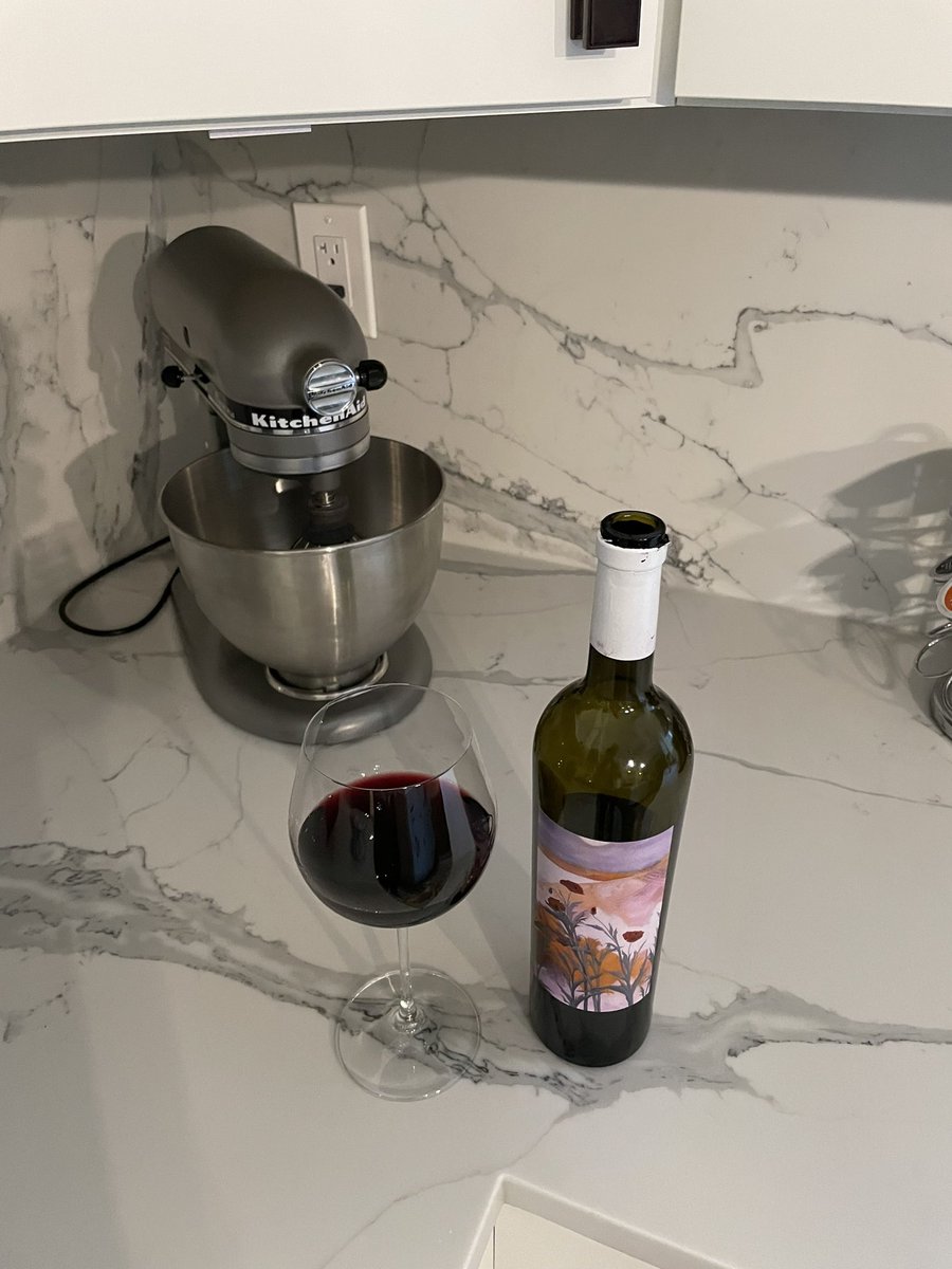 Dr_Mike_Fradley's tweet image. I think I deserve it.  @Chappellet_wine Cheers to a fantastic #gcos21 see you next year in Toronto 🤞🏻 @ICOSociety @sdent_duke @DrCBrezden @dineshpmcc1 #cardioonc