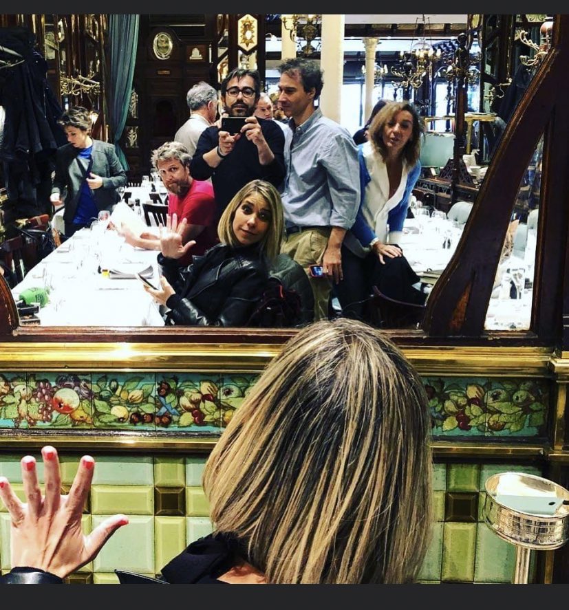 Nos recuerda <a href="/karinasainz/">Karina Sainz Borgo</a> esta foto: Jesús <a href="/caleroje/">Jesús García Calero</a> , Javier <a href="/J_Ors/">J_Ors</a>, David Gistau... Hace tres años estábamos juntos en París. Ahora, cada vez que los amigos nos sentamos a una mesa hay un lugar vacío desde el que David nos mira como en la fotografía.