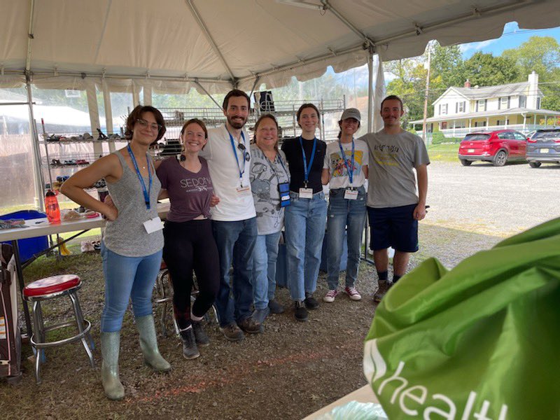 HopeandNickld23's tweet photo. It was great volunteering today at the Visiting Nurses Rummage Sale! All proceeds go to hospice care in Somerset County! 
#expectmore #hopeandnickld23 💙💙

For more info visit: https://t.co/tkAWTjnSX2 https://t.co/DlueWWXNdo