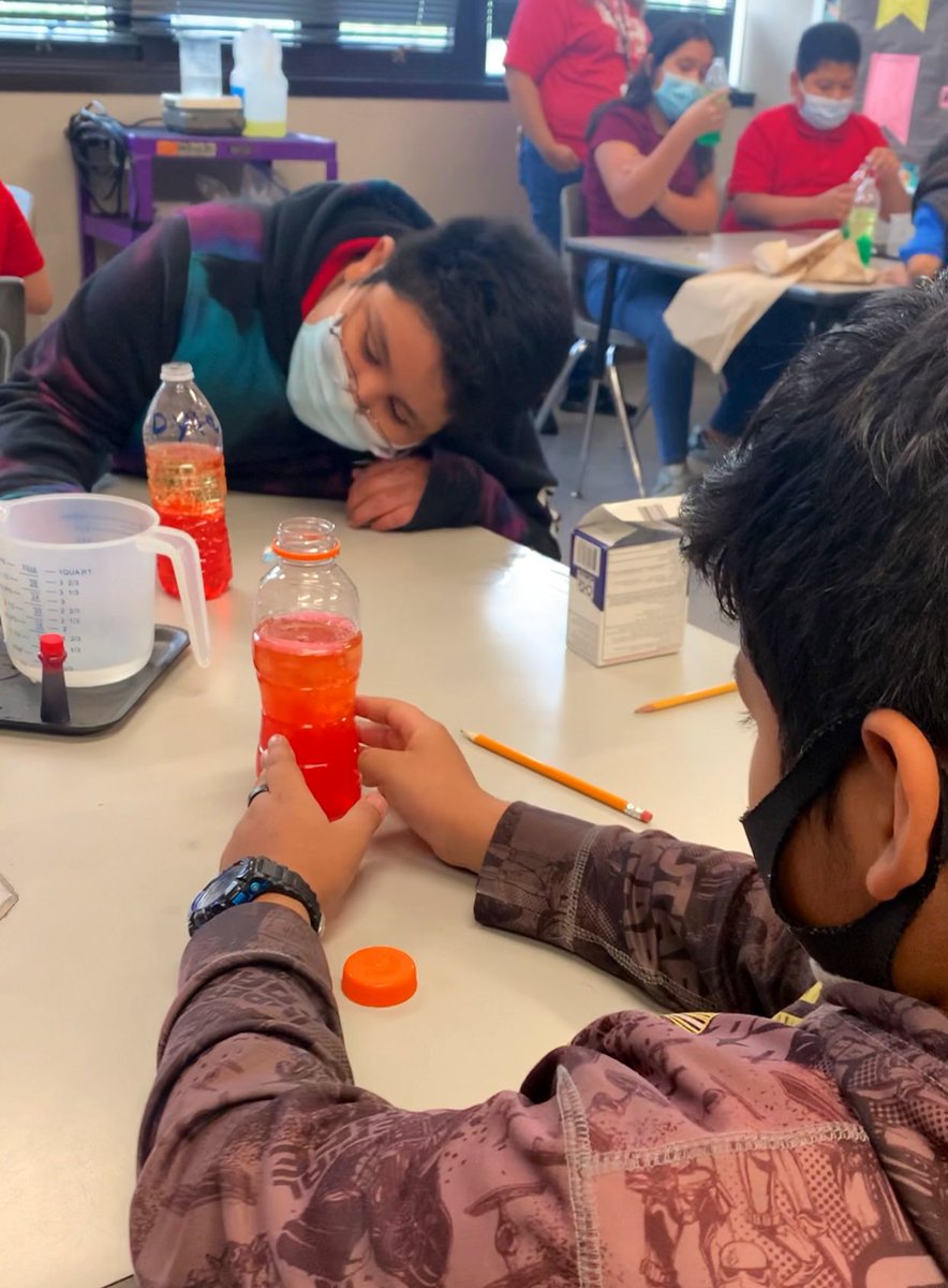 TeachBenitez's tweet photo. Our 4th & 5th Grade Bulldogs had a fantastic week βmixingβ it up in science lab as they explored mixtures and solutions! #ElemScience #PSEstrong @GPCandI @GalenaParkISD https://t.co/lAyKBlFR6f