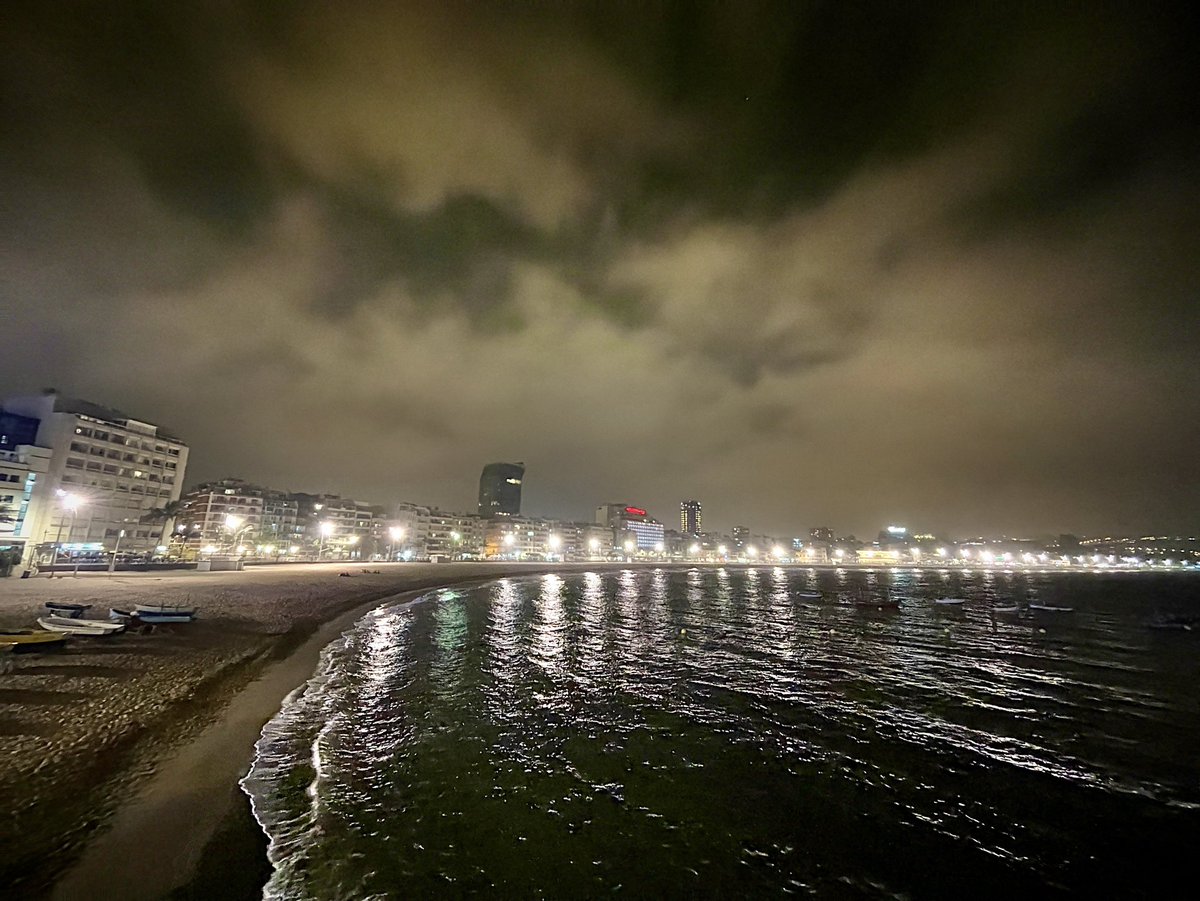 JoseGarciaGC's tweet photo. Compartir Las Canteras, es compartir la vida, la belleza y la alegría eterna. ♥️ https://t.co/PAVROSXvJE