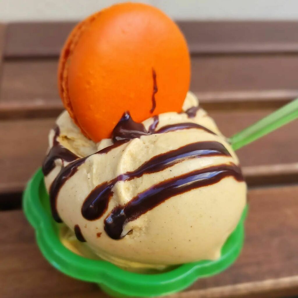 dolce_brooklyn's tweet photo. New flavor ALERT!!!! Pumpkin spiced  gelato topped with chocolate drizzle and A PUMKIN spice macaron
Come get a scoop!!!
This is the REAL DEAL made with real fresh pumpkin and spice. Handcrafted by our chef https://t.co/BlJ7rpKHvZ