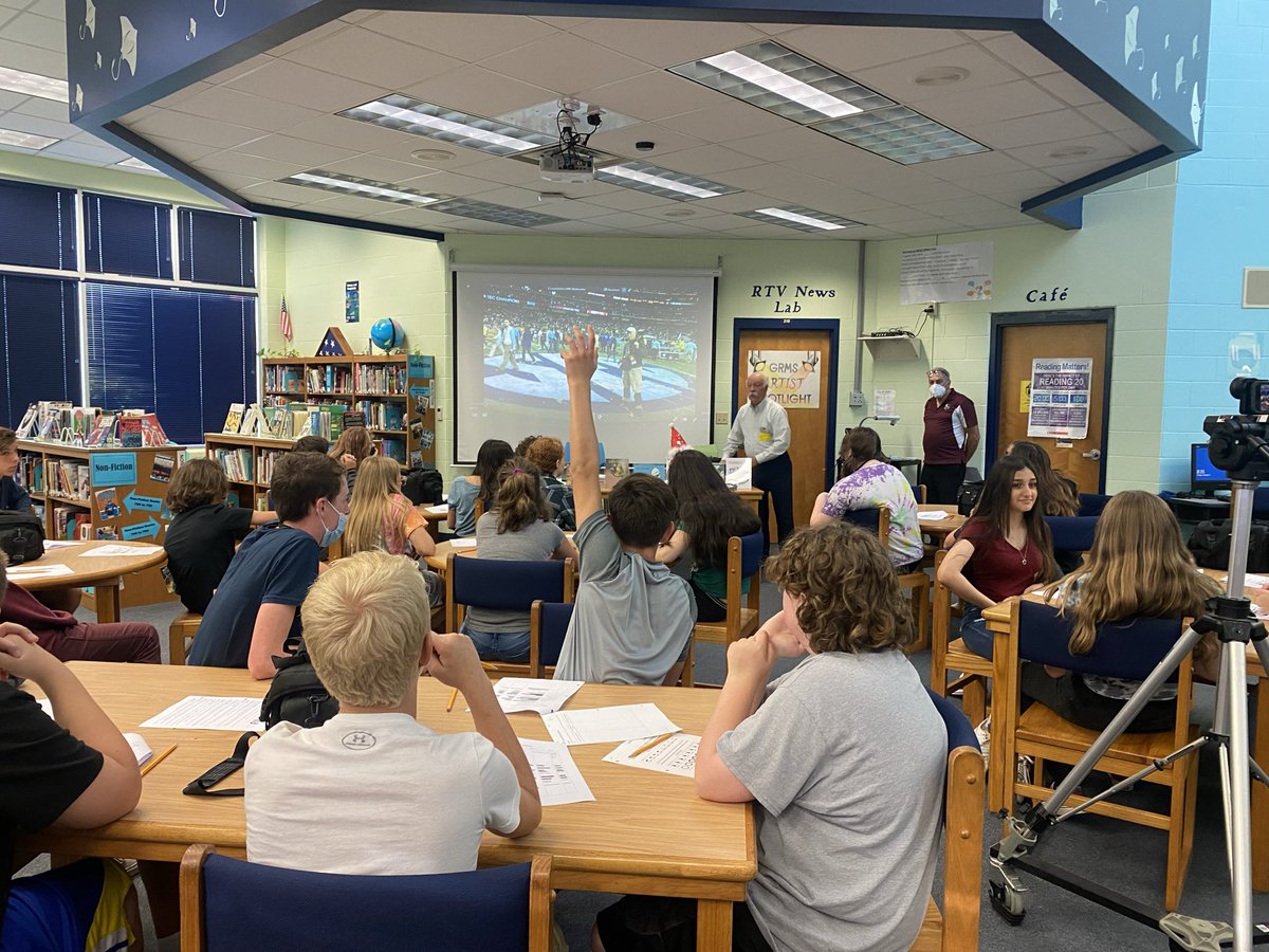 GambleRogersMS's tweet photo. Today the GRMS Art Department hosted the Annual In-House Digital Art and Yearbook Workshop with full est speakers Lisa Urban from Leonard’s Studio as well as former Jaguars photographer Mr. L. The workshop included training with yearbook software, copyright guidelines and more. https://t.co/XVp9sNrGkm
