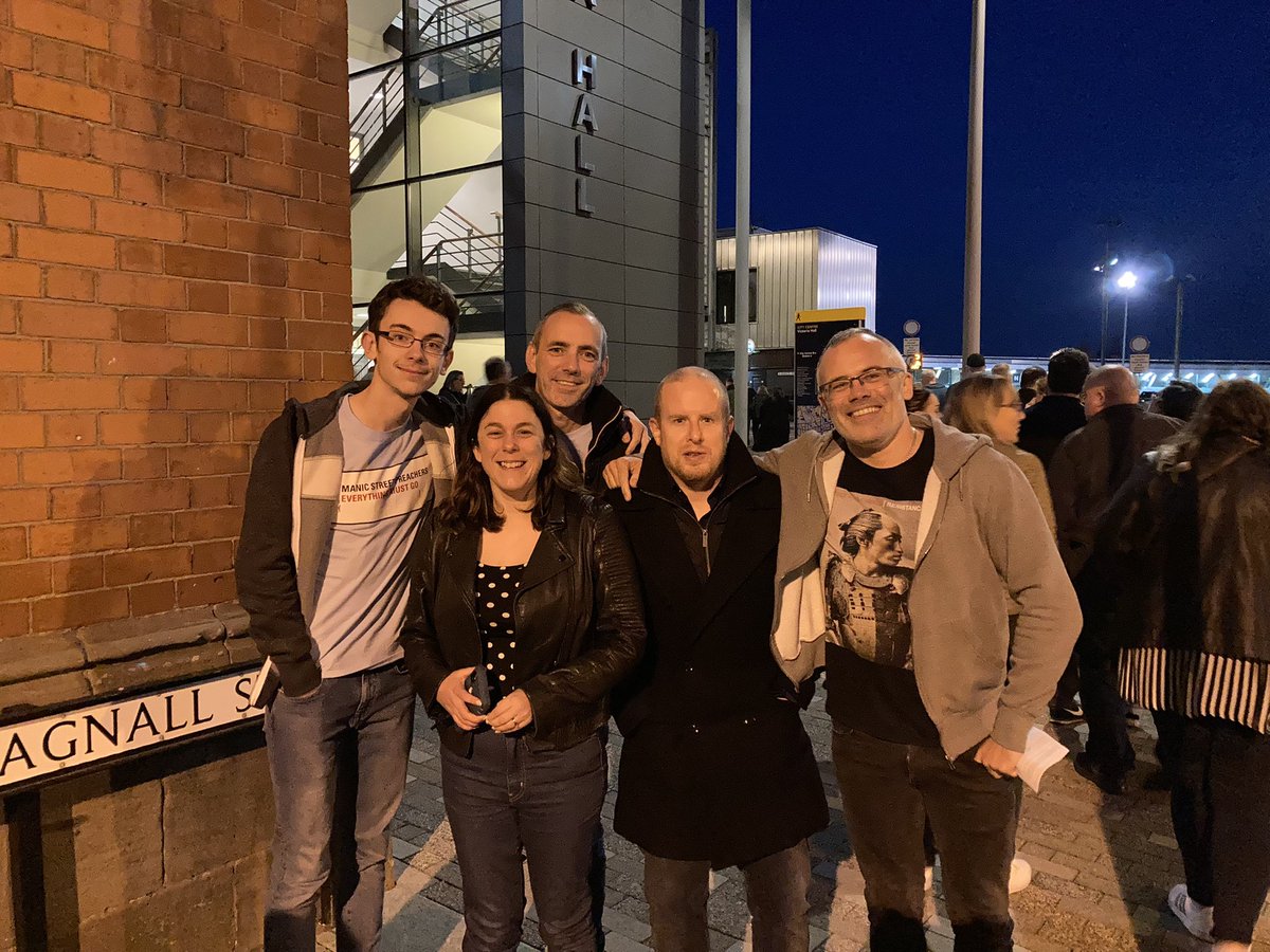 davepr2000's tweet photo. YOU LOVE US! The @Manics NEVER disappoint ❤️🎸🏴Loved tonight’s gig at the @RegandVic 🎸And great support from @LowHummer 🙌🏻🎸#ManicStreetPreachers #Manics @FDForum #StokeOnTrent #Stoke #LowHummer https://t.co/nbCRQxMVKe