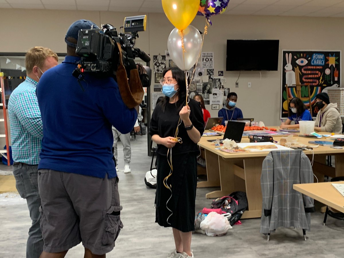 AliefKerr's tweet image. Senior Natalie Dinh had no idea her art class would be interrupted by word she had won a CITGO scholarship for communication. Dinh is editor of the Safari yearbook and co-founded the Kinda Controversal podcast and the Fashion Club. #AliefArtsMatter @aliefFineArts @abc13houston