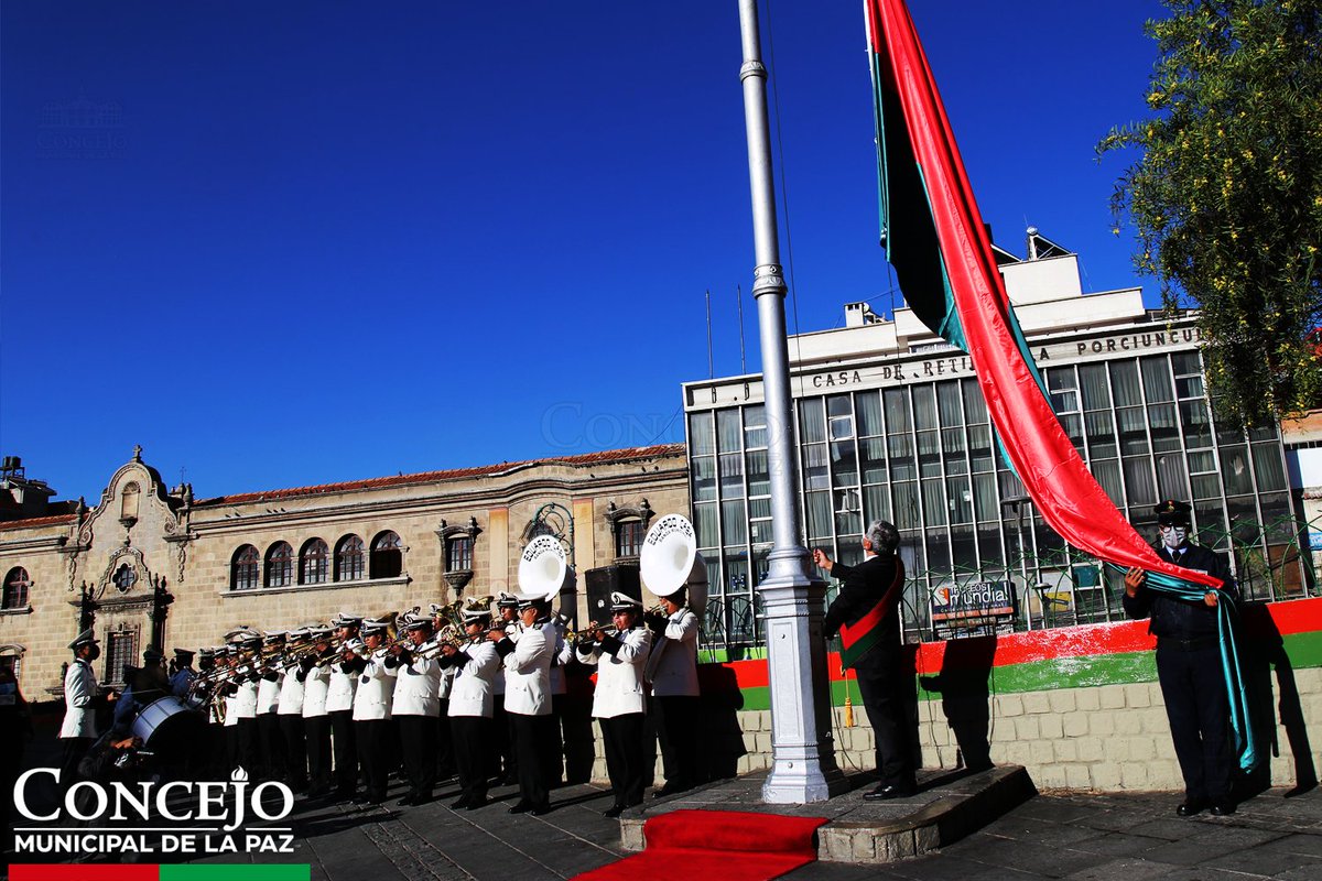 TuConcejoLP's tweet photo. #ElConcejoInforma En homenaje al mes de #LaPaz, la mañana de hoy, se realizó la Iza de la Bandera de La Paz en la Plaza Mayor de San Francisco.
#TodosPorLaPaz
#ElConcejoDeLaGente
#SomosTuConcejo https://t.co/GVSO5Rj9bl