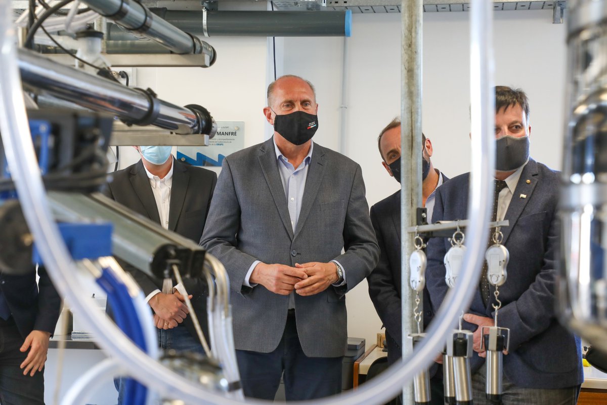 omarperotti's tweet photo. Más y mejor industria láctea para Santa Fe, significa más trabajo y producción. Junto a @ferpeirano , @arturovidela21  y Fernando Almada, participamos de la inauguración del Centro Tecnológico CAFYPEL, en #ElTrébol, que desarrollará equipamiento e insumos para la cadena láctea. https://t.co/XgHkQh7gdN