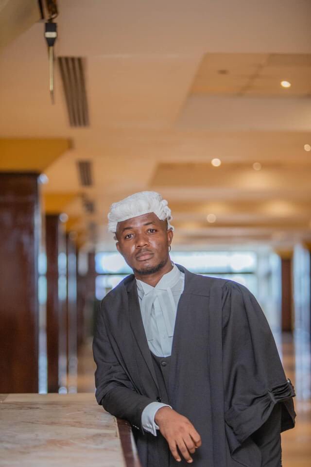 kwakuasanteb's tweet photo. To the bar and beyond @shafic_osman @aframJr @Sammy_madrid01 https://t.co/HsAQbga7EH