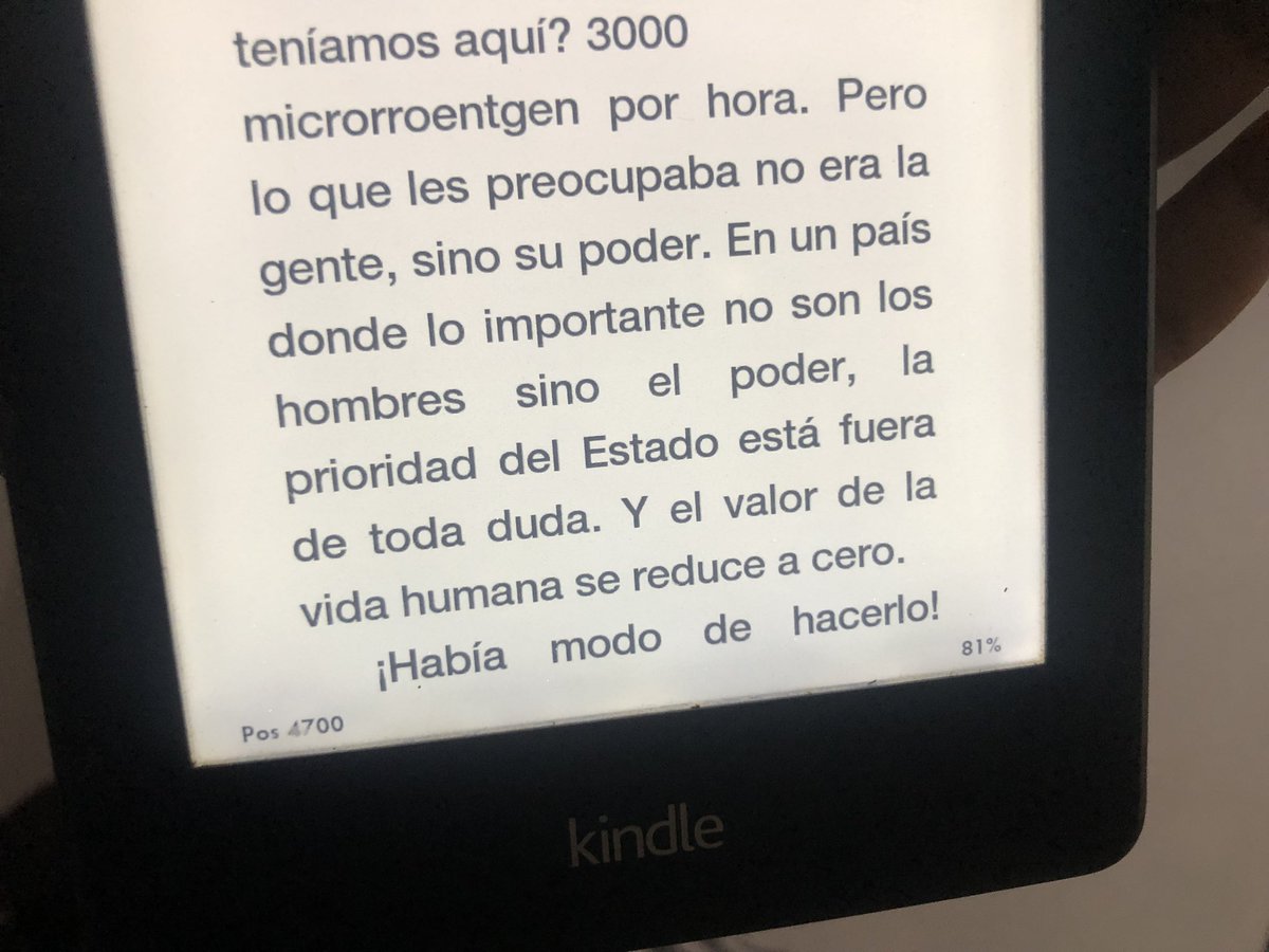 De “Voces de Chernóbil”, de #SvetlanaAlexiévich 
Los totalitarismos tienen el mismo rostro siempre. Reducen la vida a cero aunque digan lo contrario. La propaganda política no salva vidas ni ante el desastre atómico ni en las pandemias. Estoy impresionada con estos testimonios.