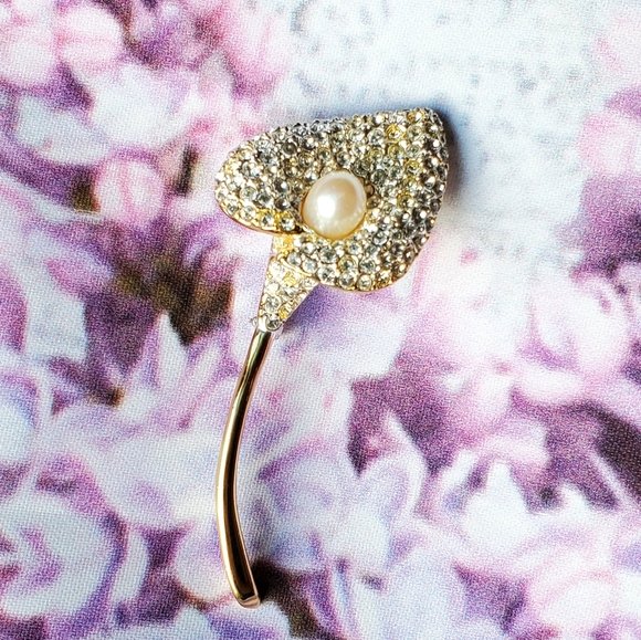 So good I had to share! Check out all the items I'm loving on <a href="/Poshmarkapp/">Poshmark</a> from <a href="/SamTheLovebug/">SamTheLovebug</a> <a href="/Stephan30273401/">StephanieCloset</a> #poshmark #fashion #style #shopmycloset #napier: posh.mk/5tdHkf7J0jb