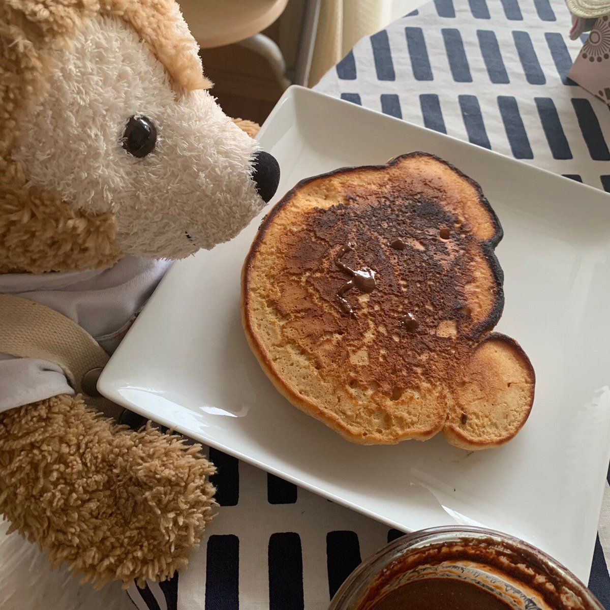 くいしんぼうダッフィー おうちホットケーキもおいしいけど おみせワッフルは かくべつ ダッフィー Duffy 食いしん坊ダッフィー