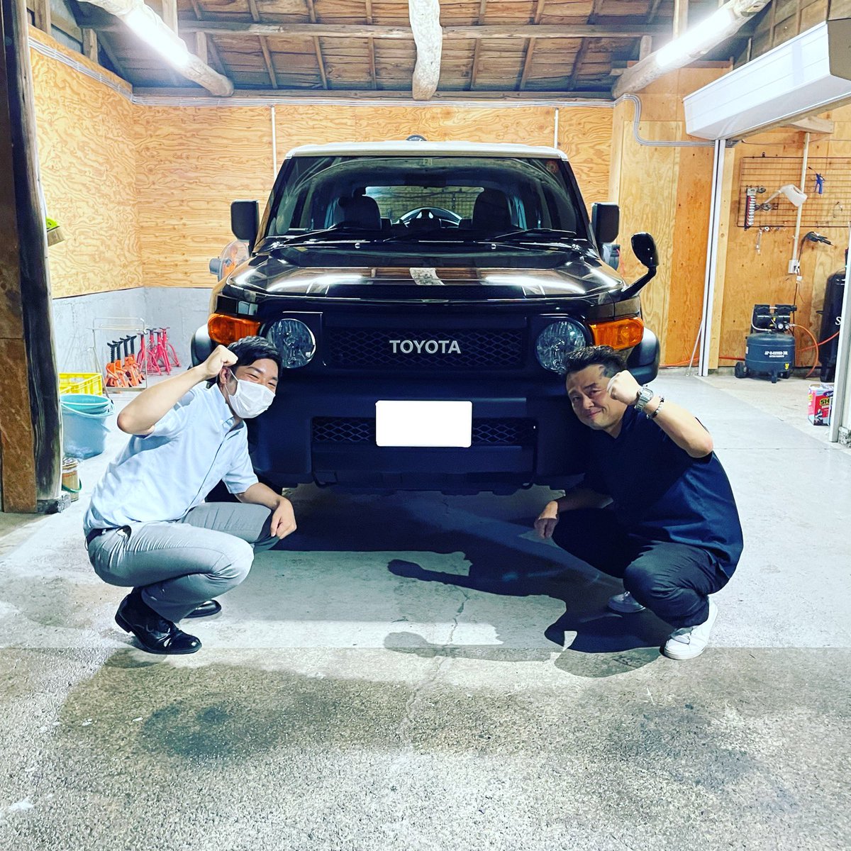 yutyut50's tweet photo. 納車式の記念写真✌️
#jam35carbase
#jam35
#fjクルーザー
#納車式
#納車記念 https://t.co/2uqX1OXn2k