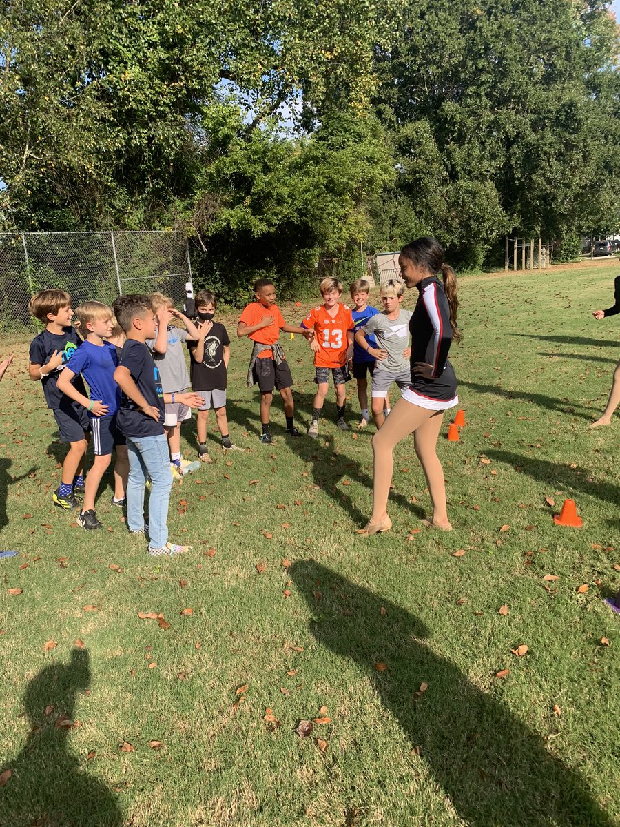 midtownhighband's tweet photo. The Marching MidKnights were at it again this morning at Morningside Elementary! We loved coming and hanging with our Future MidKnights!!!! #apsarts #verticalallignment @APSMidtown @APSMorningside @thebetsybockman @sara_womack https://t.co/KnQPFnoOKu