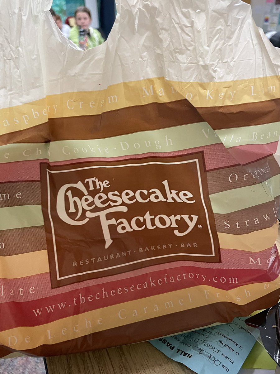 EvanaFretterd's tweet photo. Thank you so much @louissaintr19 for this slice of heaven that I found on my desk!!! The best ending to this week!! #LoveCheesecake #superthoughtful @FPCSGA @FPCHS https://t.co/Lzl3IZankQ