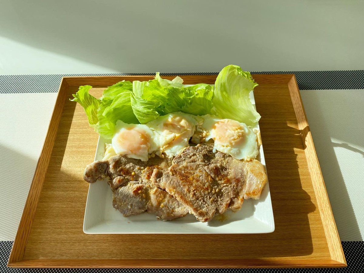 meat3eggs's tweet photo. 【脂質は必要】

“脂質≠NG”

脂質は必須栄養素です。
豚脂（ラード）など肉類に含まれる脂質を避けるのはもったない。
脂で脂を溶かす！

https://t.co/nBrvVRFDdE https://t.co/CmHJ9PEwnP