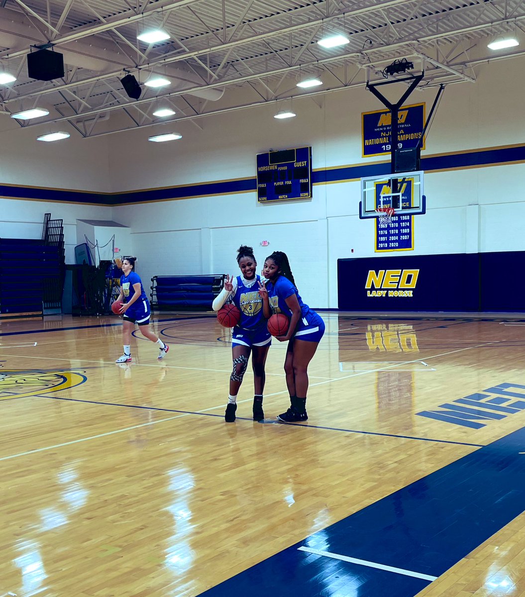 NEO_WBBall's tweet photo. 1st Day of Practice Vibes🤩😁 
#TheNorseWay #DayOneInThe📚 https://t.co/m01cF9XaeS