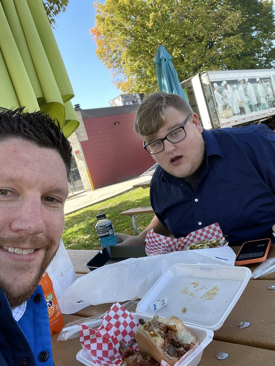 Rjbever's tweet image. Celebrating the promotion of Mike Lelesch to District Manager of Northern Western Pennsylvania. First stop, Meadville PA with our Flagship team! #LifeAtPrime #Flagship #FirstDayBestDay