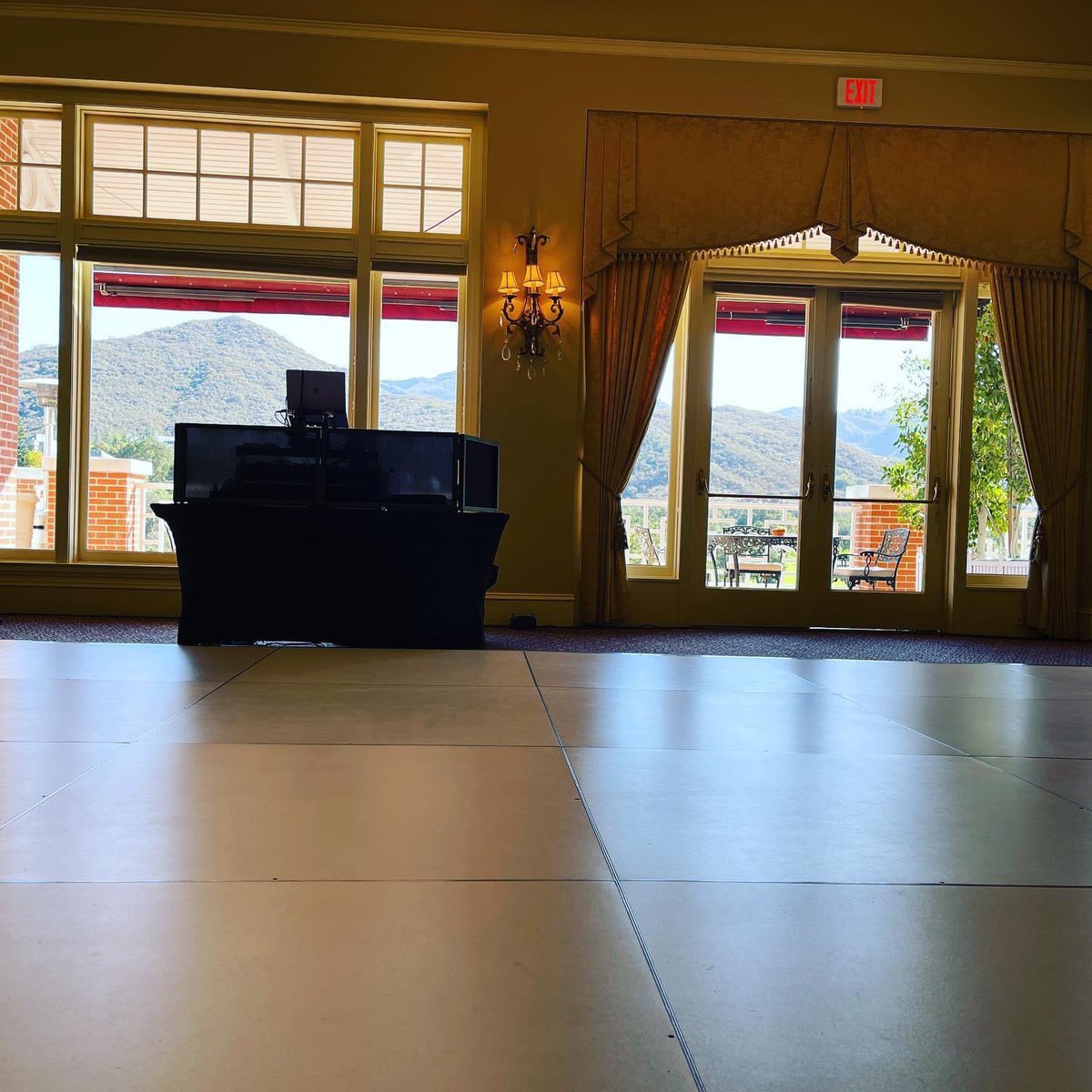 DaveManciniMCDJ's tweet photo. Let’s see how dirty this pristine white dance floor gets when Rina, Bryan, &amp; their guests get through with it tonight.
#wedding #weddingseason #weddingseason2021 #weddingslosangeles #socalweddings #ceremony #reception #dj #mc #mcdj #bride #groom #love #sherwoodcountryclubwedding https://t.co/uYerQ5Ci7C
