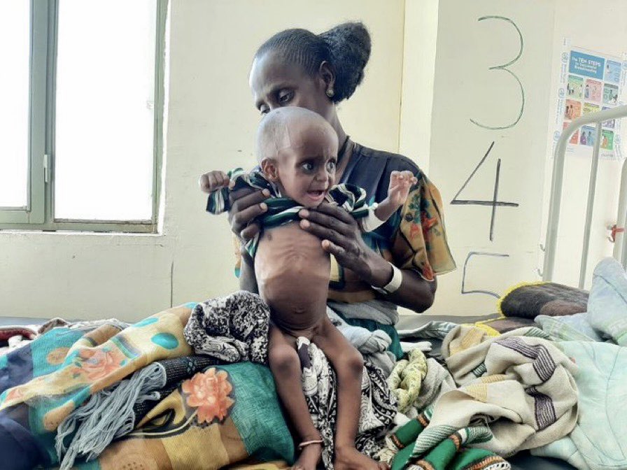 TesfaslaseWeini's tweet photo. @PowerUSAID #AirDropFoodToTigray #StopTigrayFamine Ethiopian 🇪🇹government is a killer @AbiyAhmedAli Ethiopia 🇪🇹 is blocked Tigray in Tigray there is no food, electricity no bank 🏦 #300DaysOfTigrayGenocide https://t.co/ilErzqSmwx