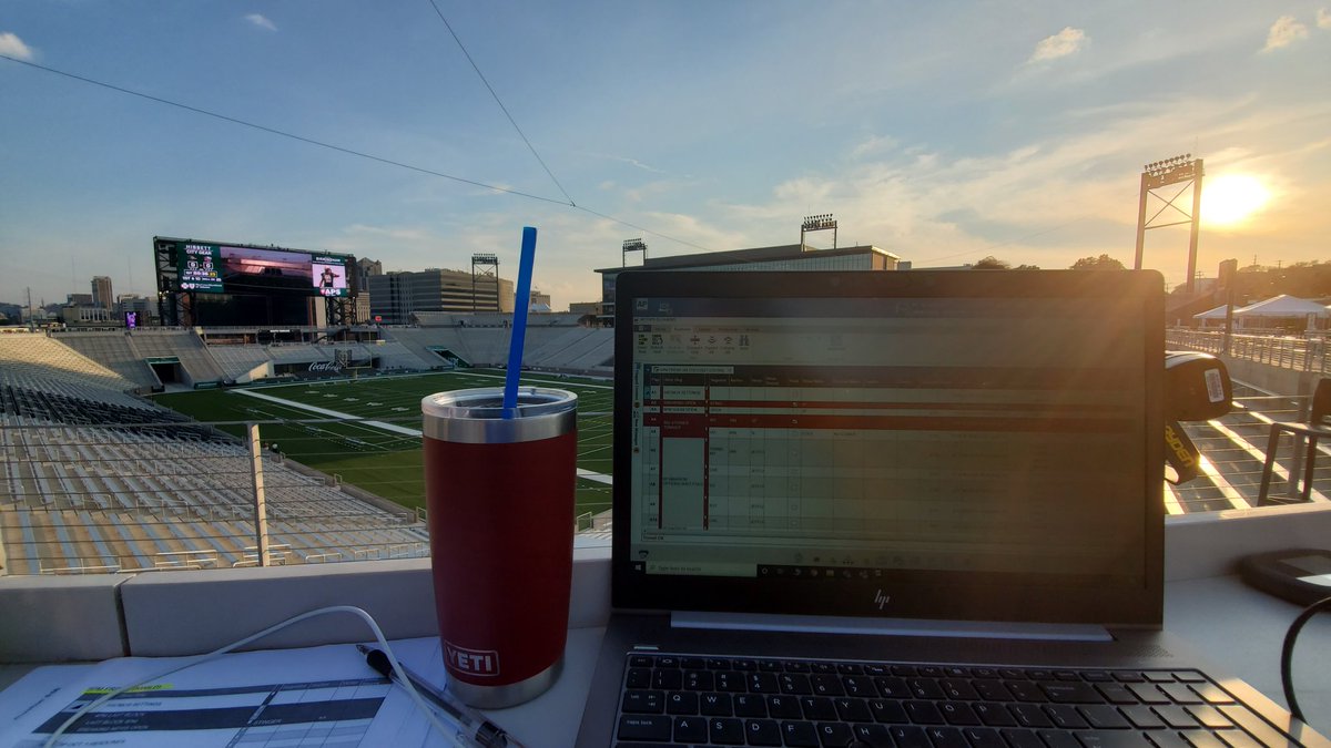 cjs328's tweet photo. My office today. #Protectivestadium #Birmingham #fieldproducing https://t.co/mOt1uWfSTJ
