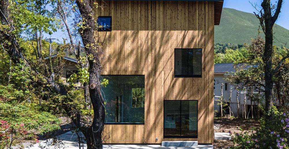 Micro_Dec's tweet photo. Japón: Casa en Izu-Kogen – Florian Busch https://t.co/8Etg9Vf6ow https://t.co/y9OLnUeQ2X
