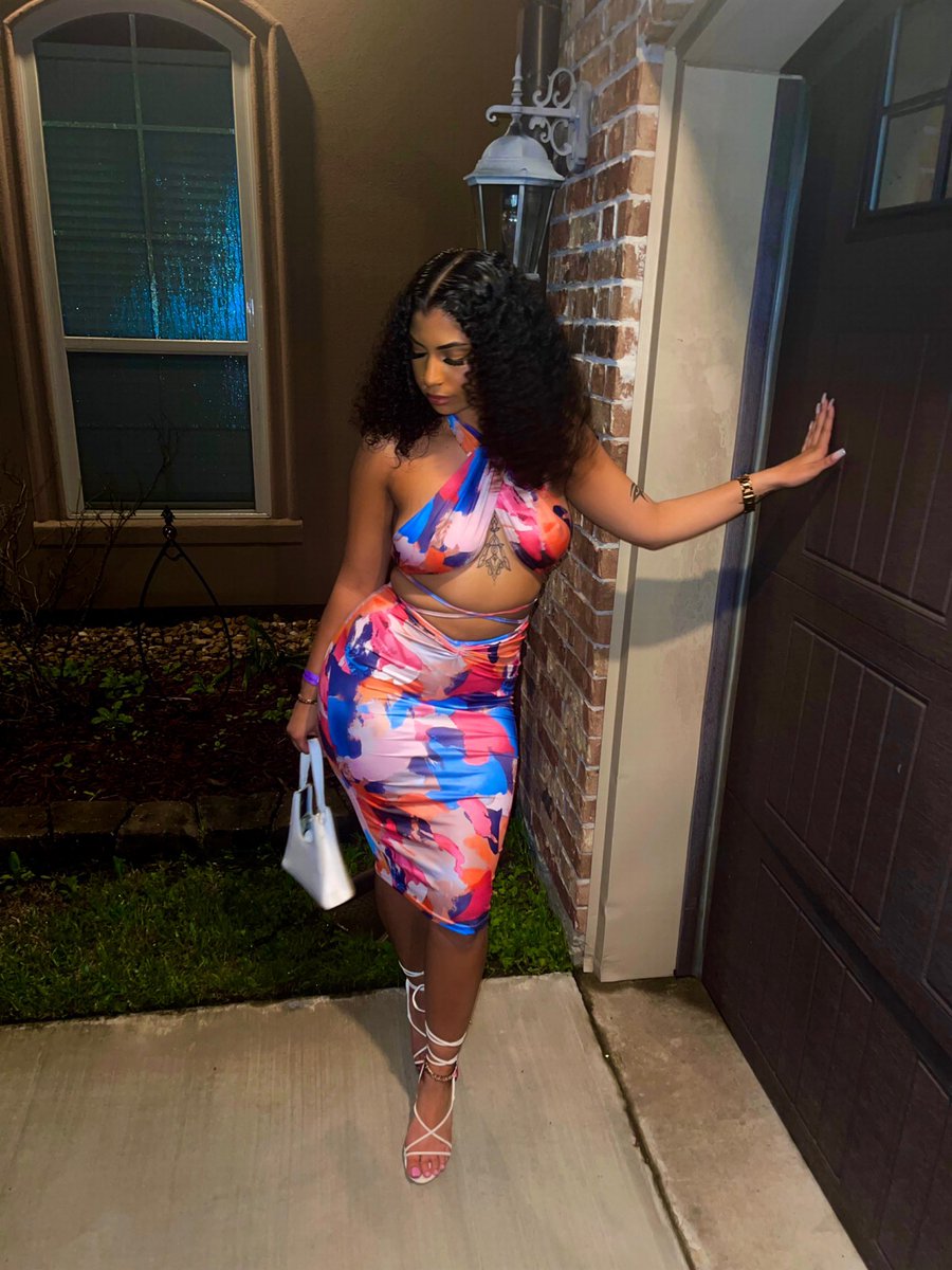 sommmerrr's tweet photo. bitch i look 2 good https://t.co/sAByWw53f8