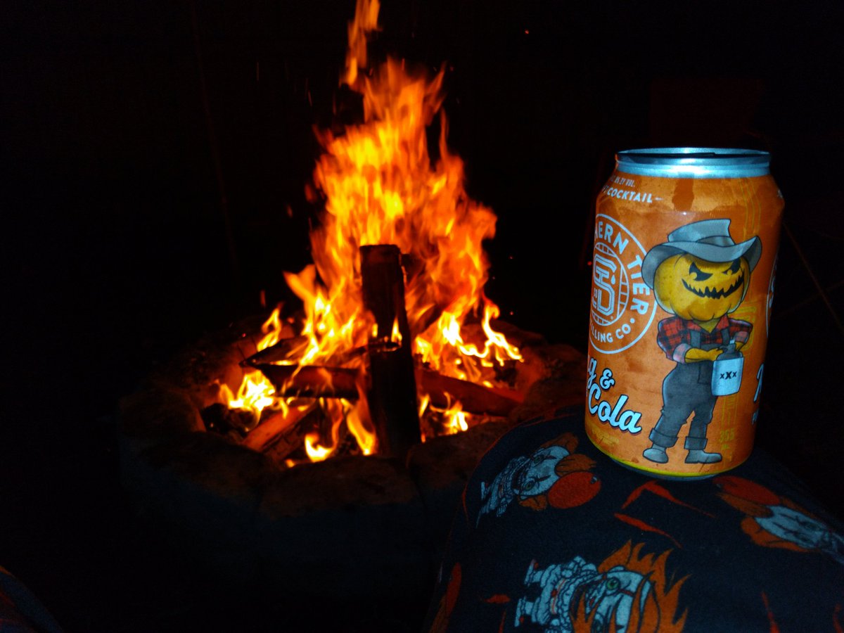 KevinBLucia's tweet image. Movie and a fire. #perfection #fallfire
