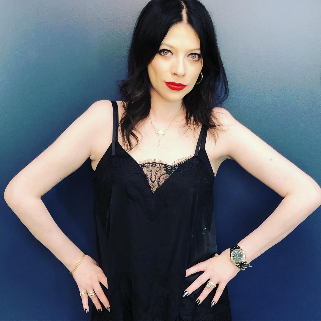 Michelle Trachtenberg check: Still very pale.

instagram.com/p/CUgP9WsvMiU/